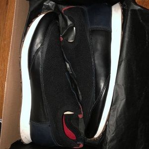 Men’s size 9.5 ugg sneakers